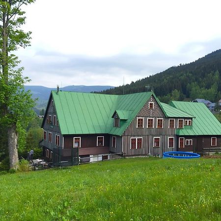 Špindlerŭv Mlýn Pension Lucerna מראה חיצוני תמונה