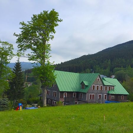 Špindlerŭv Mlýn Pension Lucerna מראה חיצוני תמונה